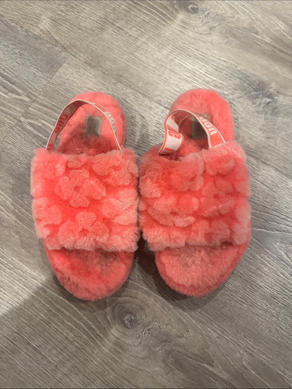 Uggs fluff yeah slippers in coral pink